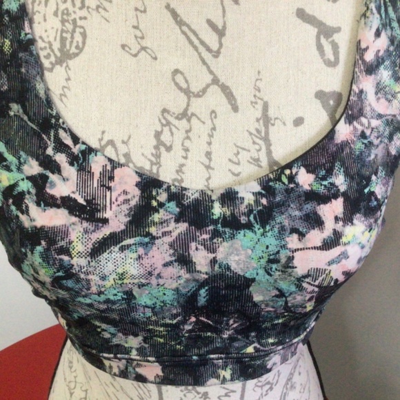 Lululemon Free To Be Serene Bra Sz 8 Spring Bloom Multi - Picture 7 of 12
